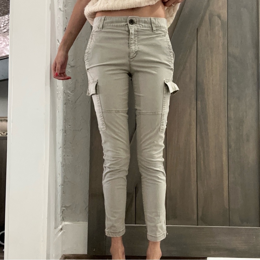 Gap Khaki Mid Rise Cargo Pants